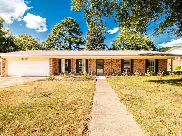 2208 Heron Dr, El Dorado, AR 71730