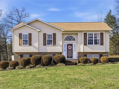 4024 Village Trace Dr, Tobaccoville, NC, 27050