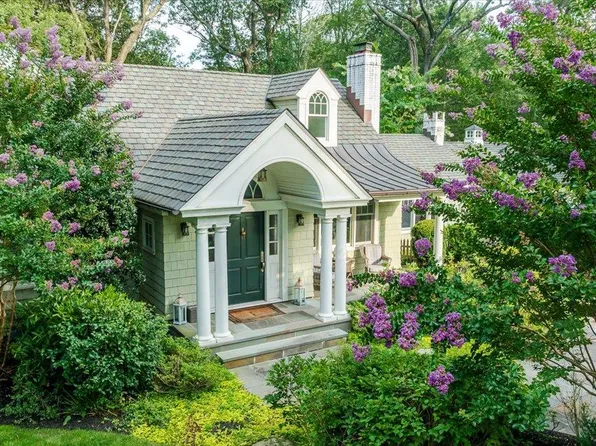 203 Sunset Road, Oyster Bay Cove, NY 11771