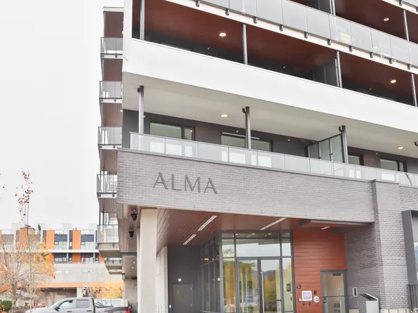 3051 Abbott St #502, Kelowna, BC V1Y 1G9