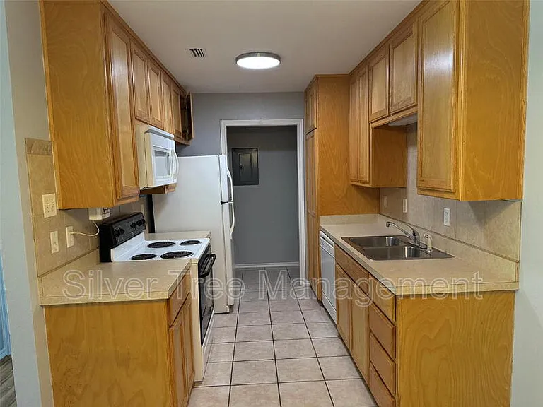204 School House Rd — Photo 5