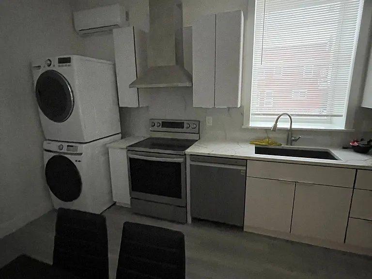 2842 W Girard Ave #2 — Photo 1