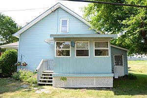 4th image of 554 Beach St
