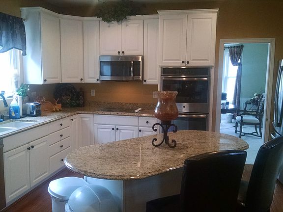 4th image of 1701 Heritage Lake Dr