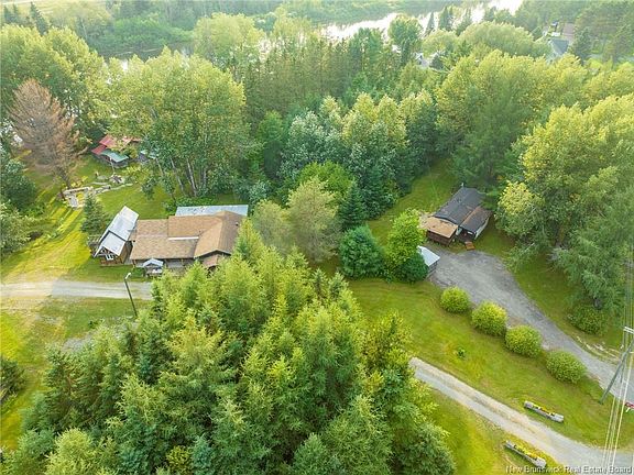 2nd image of 1076 Baisley Rd
