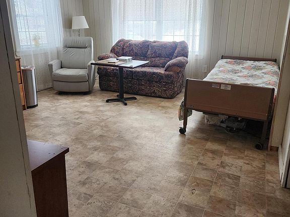 4th image of 629 Carson Road