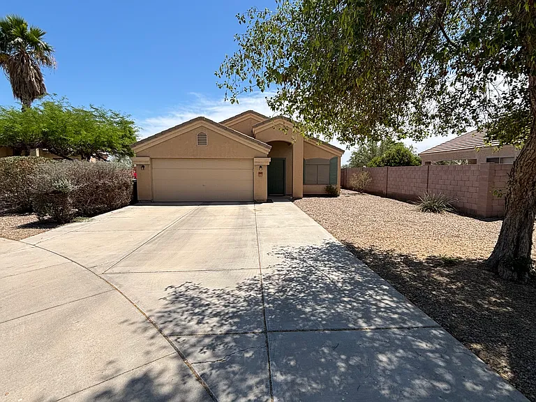 15957 W Larkspur Dr — Photo 2
