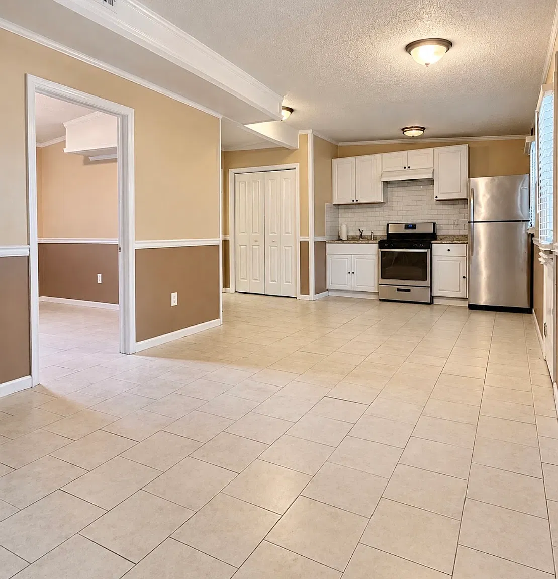 111 Commonwealth, APT B - 1 — Photo 3