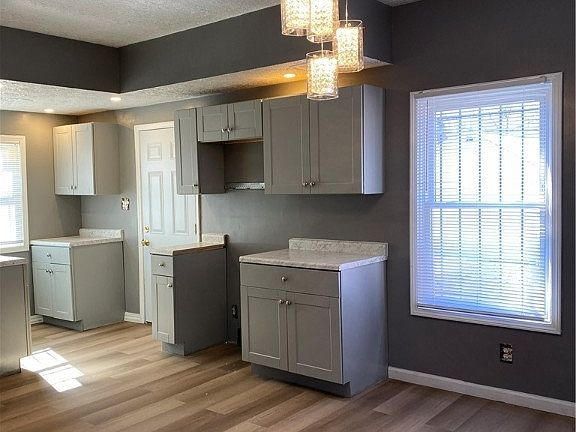 5th image of 549 Cedarhurst Ave