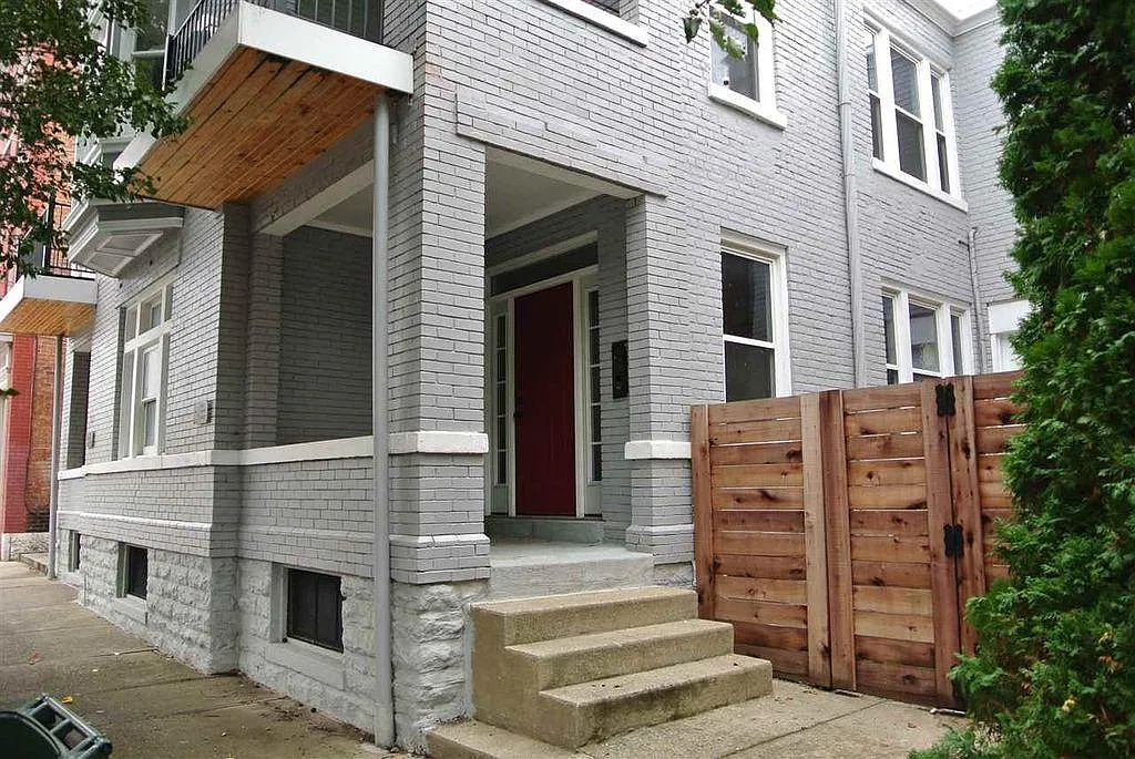 6 E 10th St — Photo 2