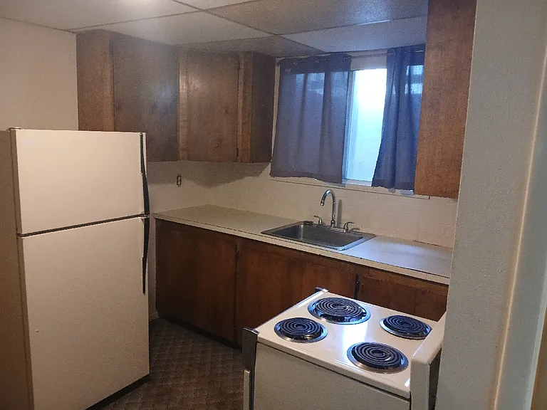380 S Wagon Wheel Dr #3 — Photo 3
