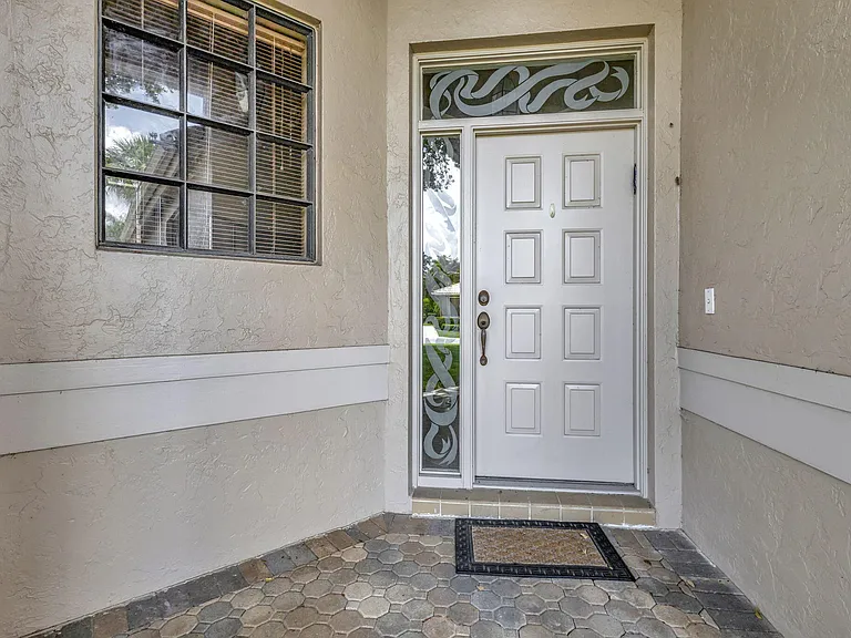 4528 Barclay Fair Way — Photo 4