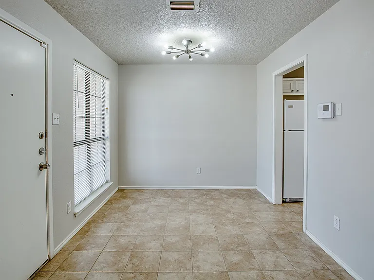 538 N Fulton Ave — Photo 5