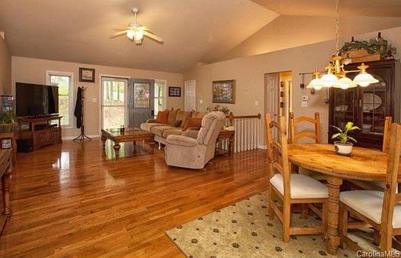 2nd image of 112 Wren Ln