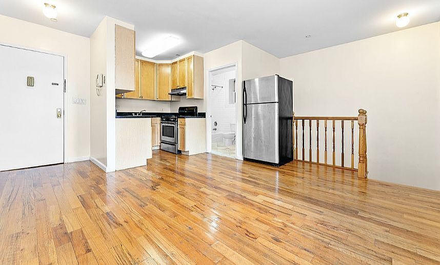 1st image of 567 Warren St APT 105