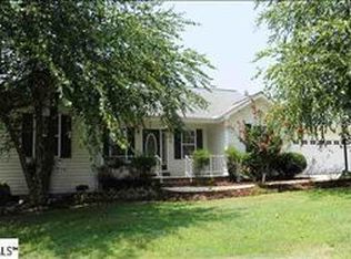 6 Meadow Ridge Dr, Greer, SC 29651