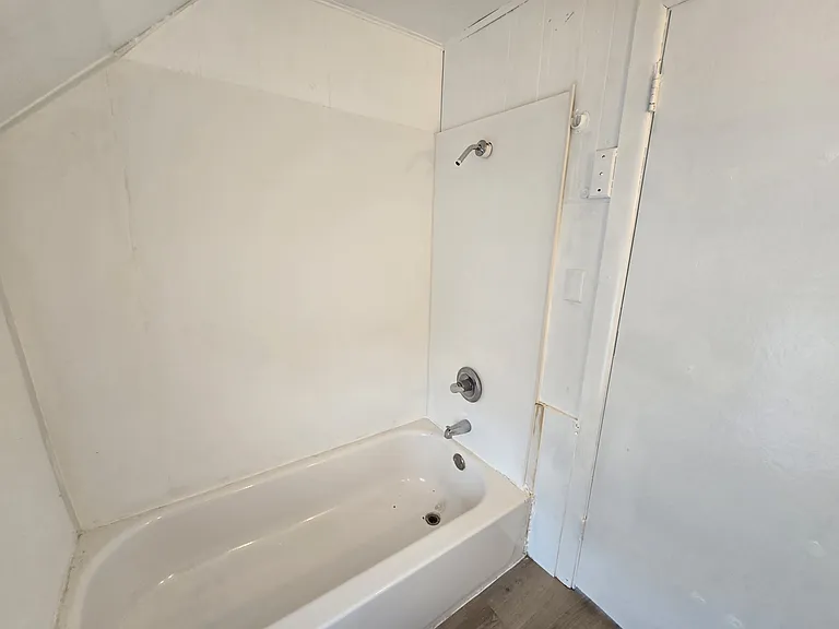 508 Mobile St — Photo 17