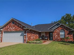 1013 Northridge Rd, Moore, OK 73160