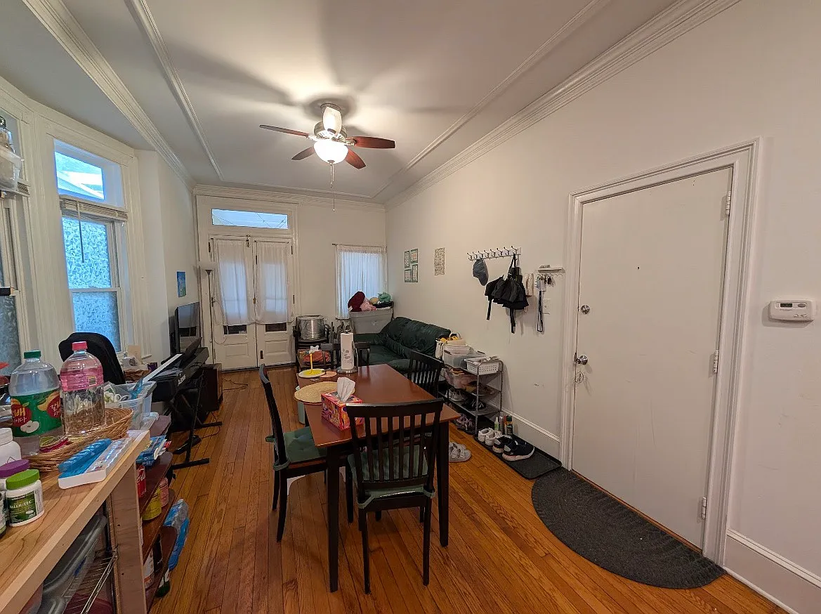 Building Photo - 4521 Spruce St #1F