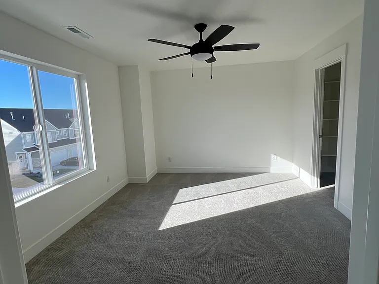 1002 W Mountain Hollow Way — Photo 8