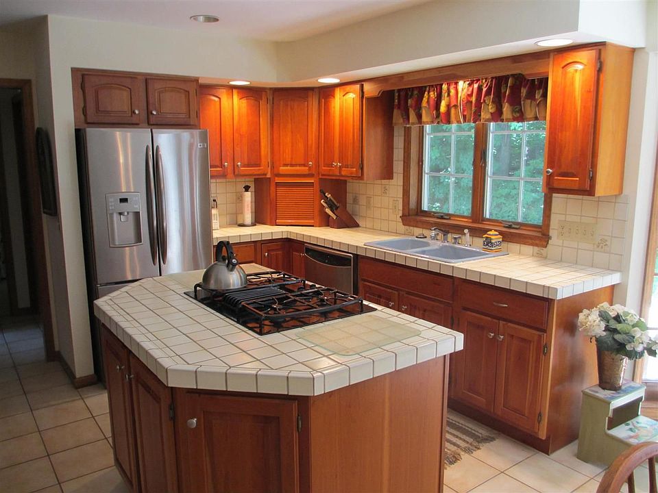 1st image of 18 Bear Brook Ct