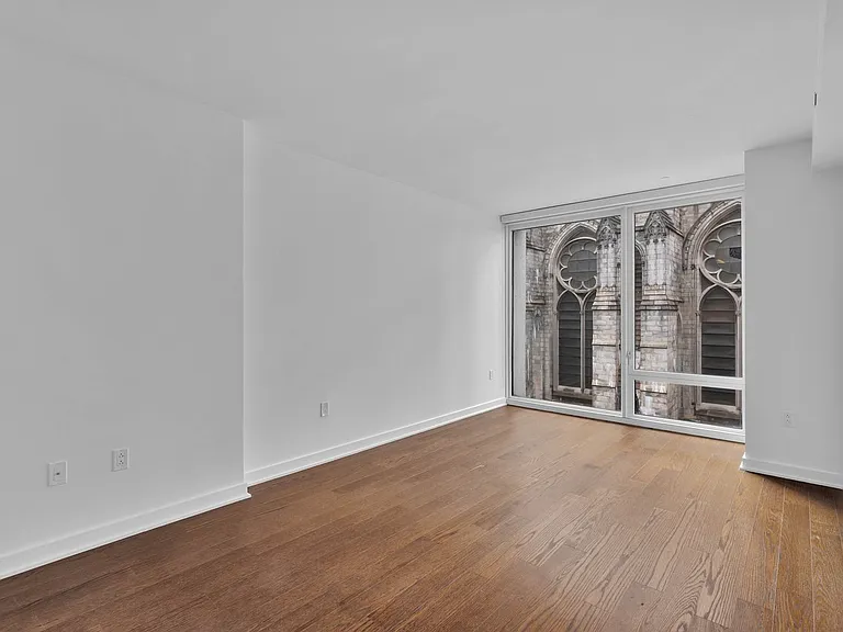 400 W 113th St #1124 — Photo 5