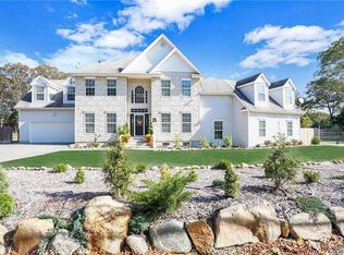 25 Wading River Rd, Center Moriches, NY 11934