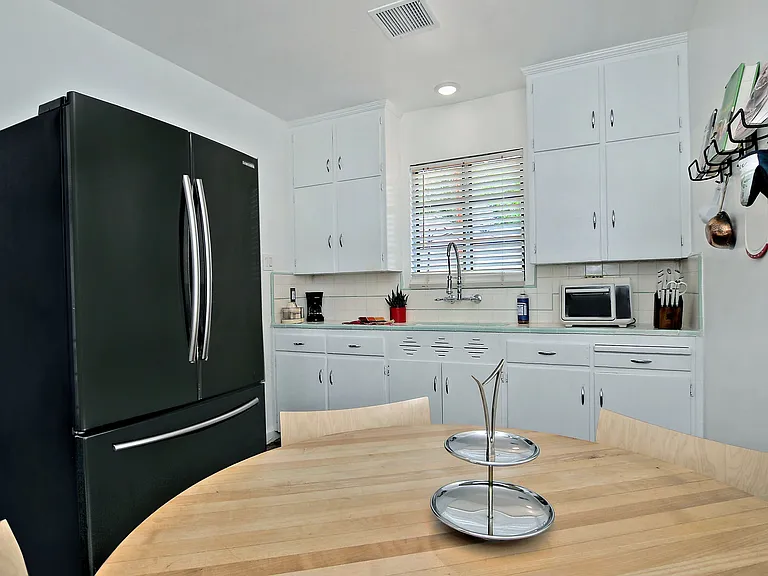 1919 W Earll Dr #2 — Photo 12