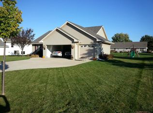 2169 Garden Grove Ln, Green Bay, WI 54311