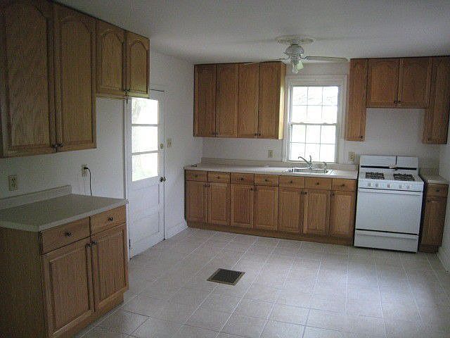 2nd image of 1063 S Lewis Rd