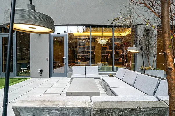 Rented by Bond New York | media 34