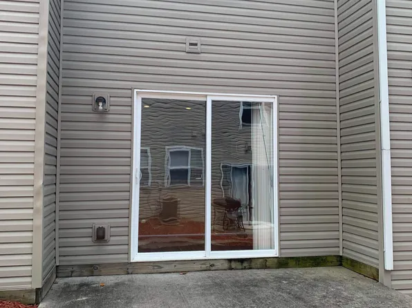 Pine Street - 211, 211 Pine St, Hurricane, WV 25526