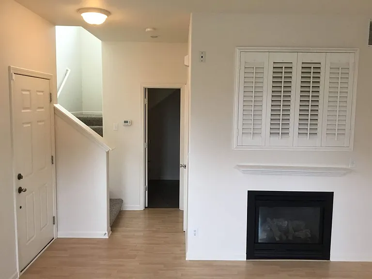 1698 Riley Ln — Photo 11