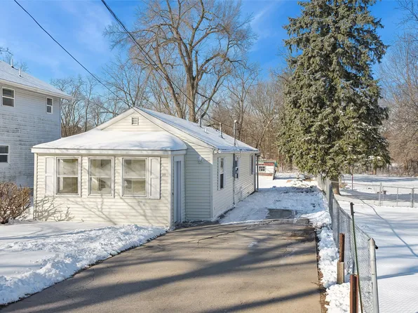 311 Hatch St, Newton, IA 50208