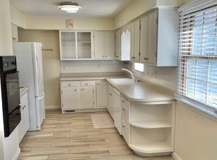 701 2nd Ave, Silvis, IL 61282