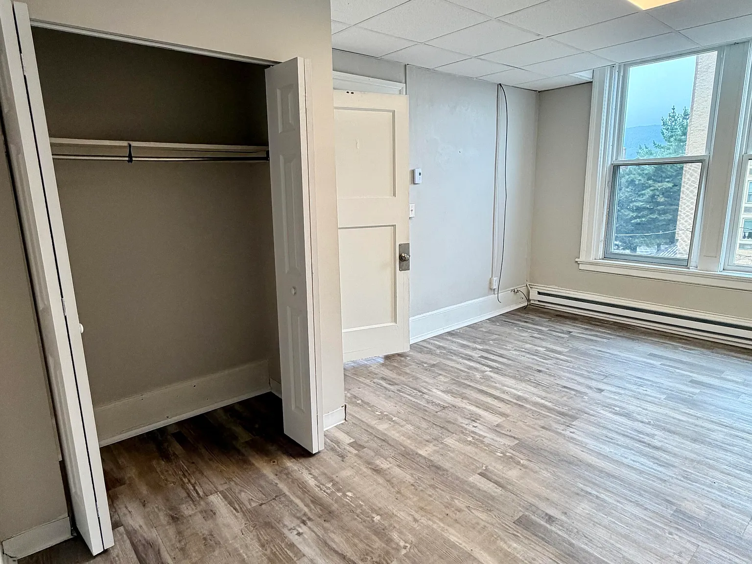 1 bed, 1.0 bath, 400 sqft, $975 — Photo 4