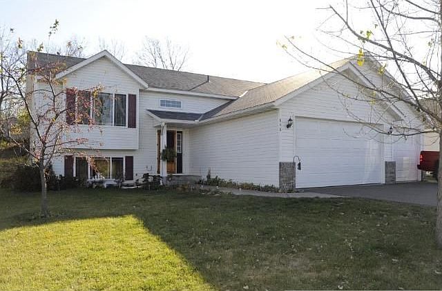 1st image of 848 Pleasant Ave