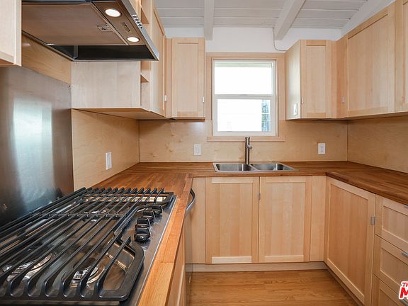 5th image of 2722 Pacific Ave #2726