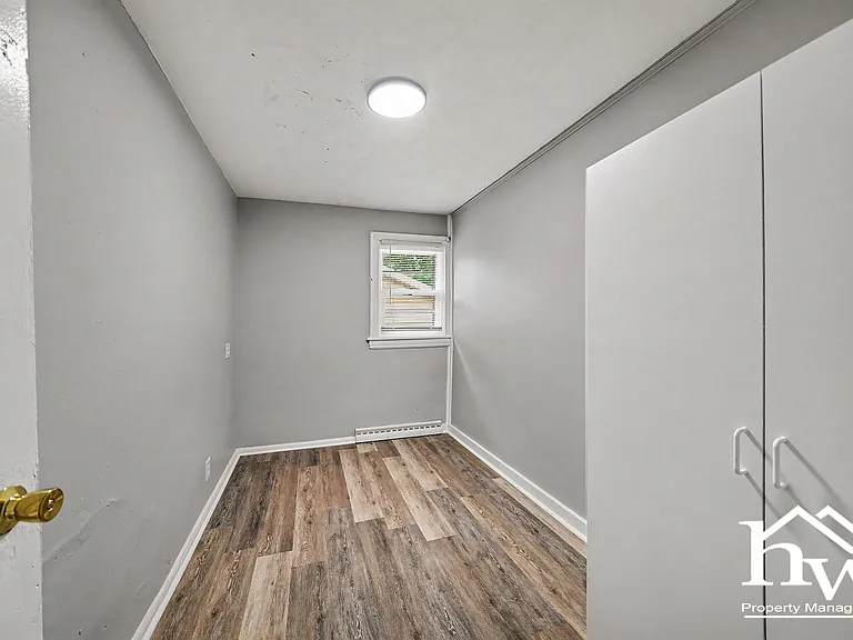 1023 Geyer Ave — Photo 10