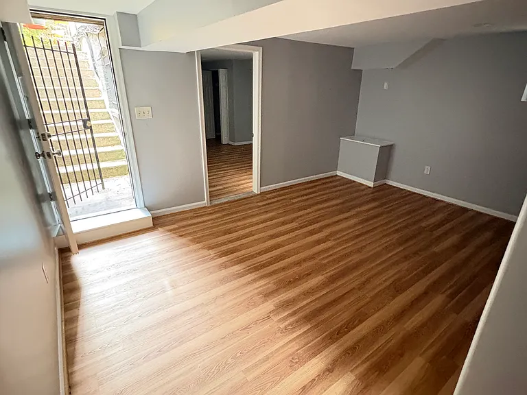 1019 Columbia Rd NW #B — Photo 11