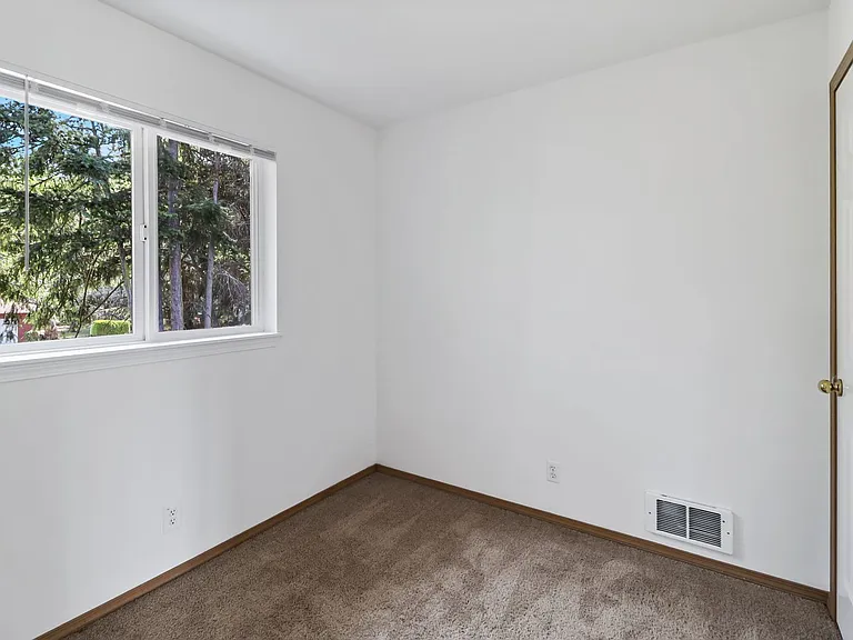 760 NW Paragon Pl — Photo 9