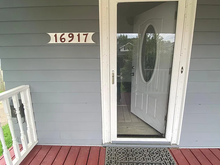 16917 Larchwood Ave — Photo 12
