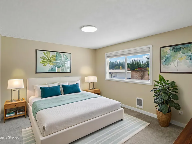 Sunset Highlands Apartments — Photo 31