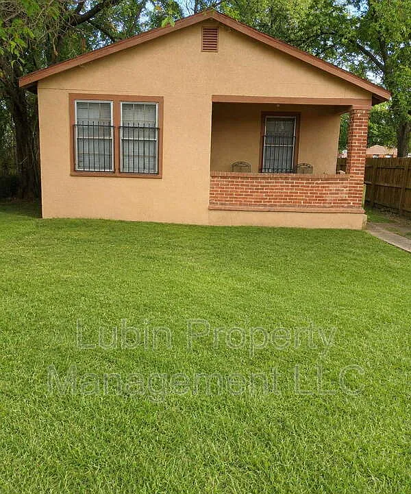 1230 E Mallory Ave