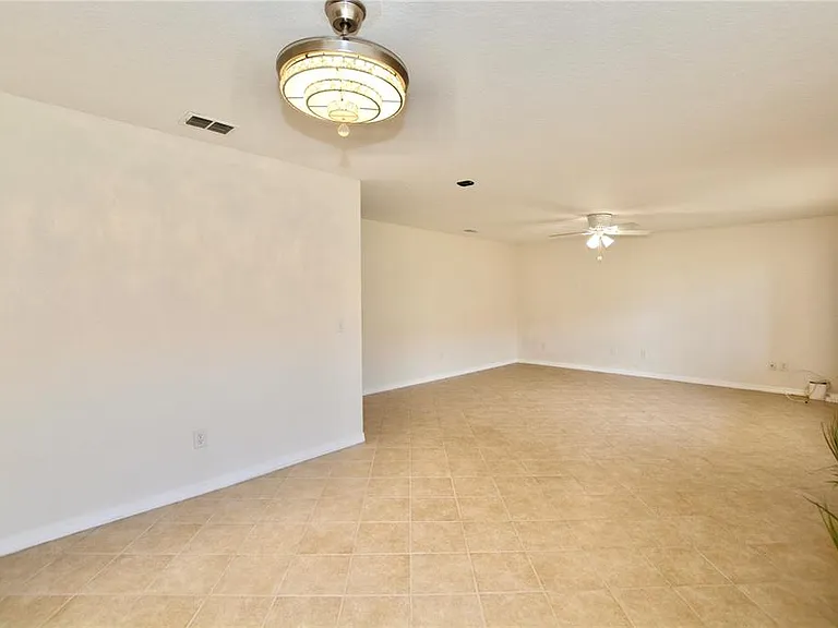 6150 Gulfport Blvd S — Photo 16