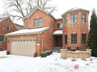 676 S Washington St, Elmhurst, IL