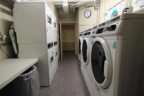 Sold by Maison International | media 9