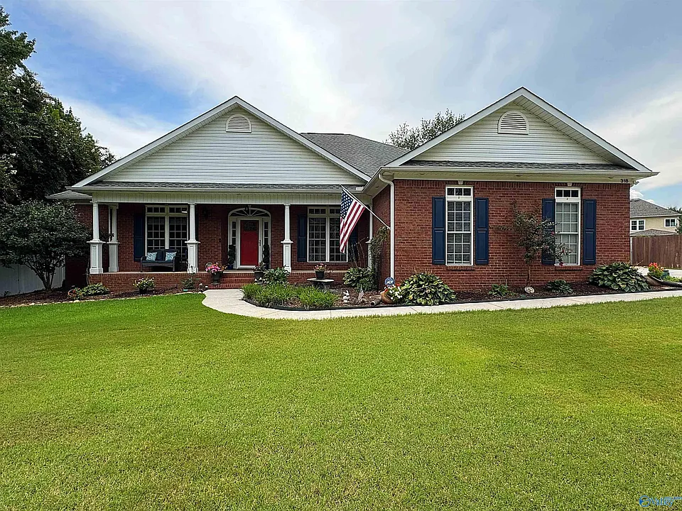 318 Freedom Ct