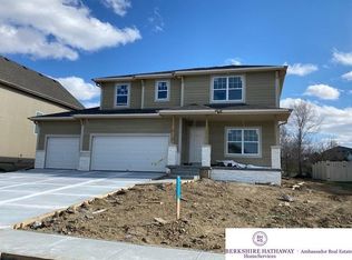 16855 Aurora St, Omaha, NE 68136