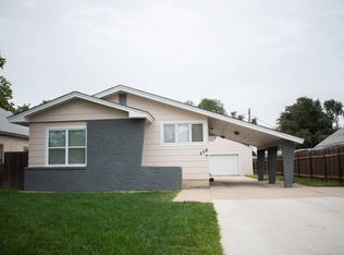 504 W Kingman Ave, Lakin, KS 67860
